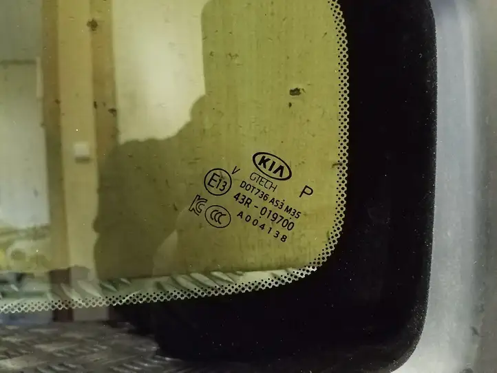 Kia Soul (2019 - ) 87810K0000 Заднее боковое стекло — фото 2