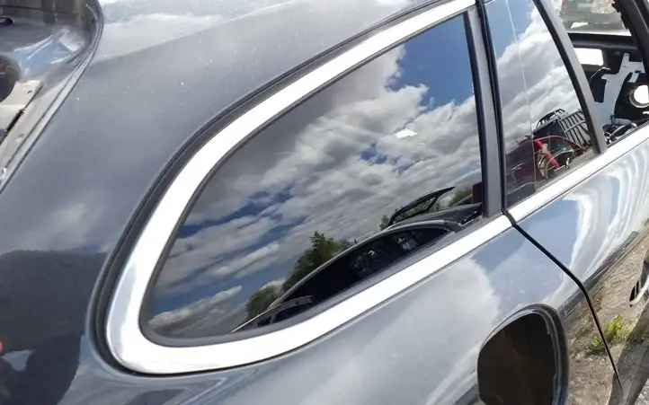 Volvo V60 (2010 - 2013) 43R001667 Заднее боковое стекло — фото 1