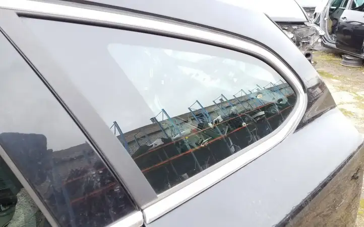 Volvo V60 (2013 - 2018) 43R001564 Заднее боковое стекло — фото 2