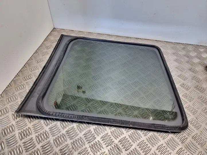 Volkswagen Caddy (2004 - 2010)   Заднее боковое стекло кузова