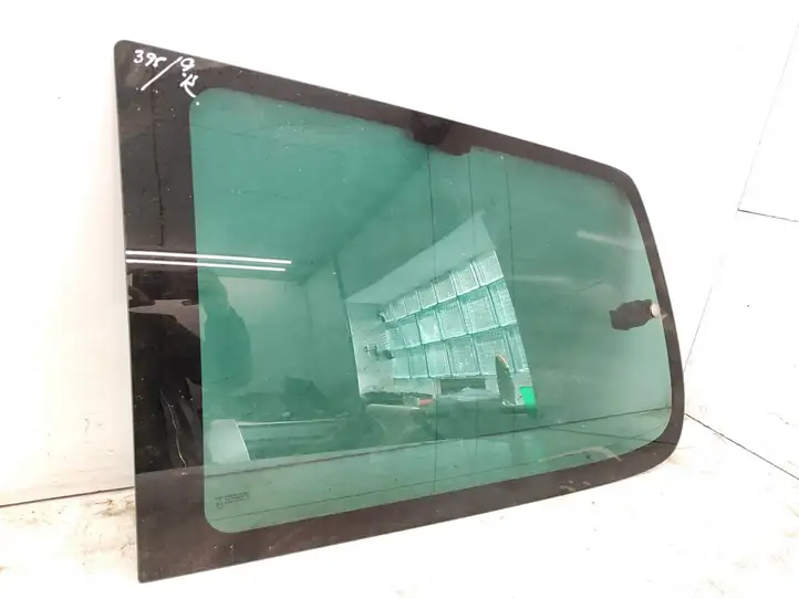 Peugeot 807   43R005013 Заднее боковое стекло кузова