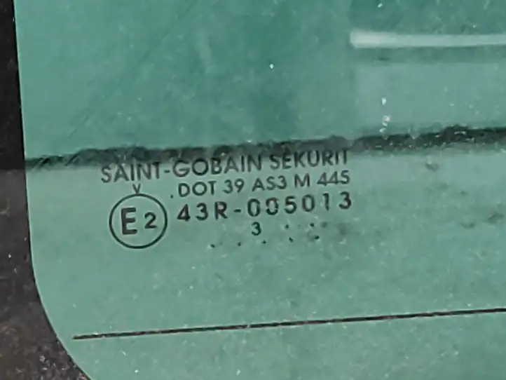 Peugeot 807   43R005013 Заднее боковое стекло кузова