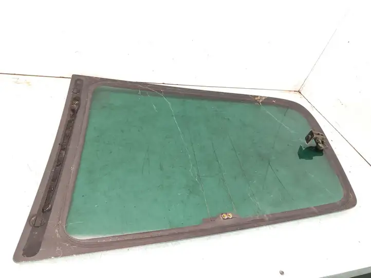 Peugeot 807   43R005013 Заднее боковое стекло кузова