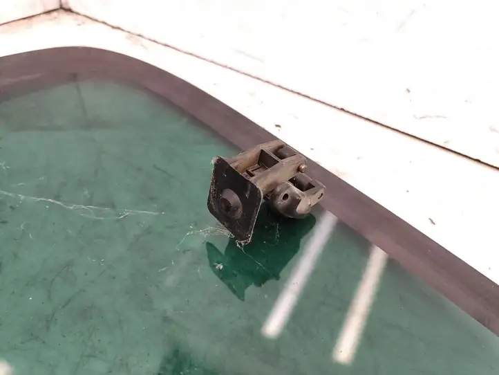 Peugeot 807   43R005013 Заднее боковое стекло кузова