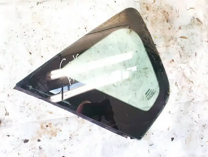 Nissan Note (E11) (2006 - 2014) Заднее боковое стекло — фото 1