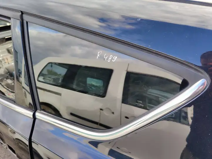 Ford Kuga II (2013 - 2019) 43R001604 Заднее боковое стекло — фото 1