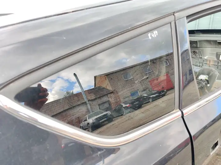 Ford Kuga II (2013 - 2019) 43R001604 Заднее боковое стекло — фото 2