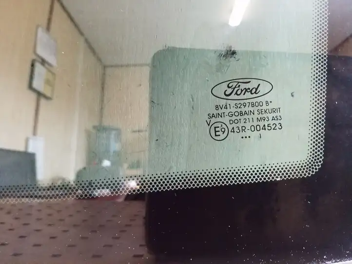 Ford Kuga I (2008 - 2012) 8V41S297B00B Заднее боковое стекло — фото 3