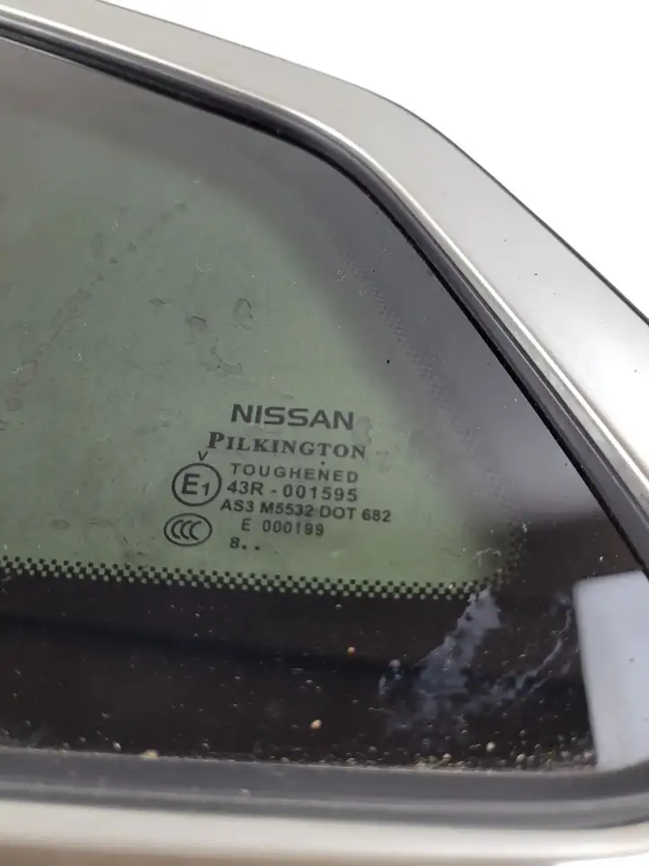 Nissan Qashqai (2017 - 2020) 43R001595 Заднее боковое стекло — фото 3