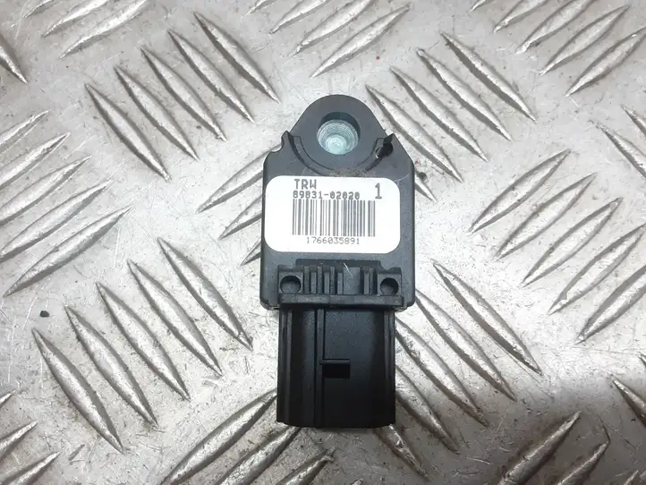 Toyota Avensis T250 (2006 - 2009) 8983102020 Датчик удара SRS — фото 1