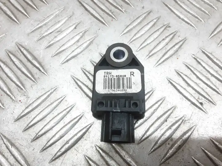 Toyota Avensis T250 (2006 - 2009) 8917305040 Датчик удара SRS — фото 1