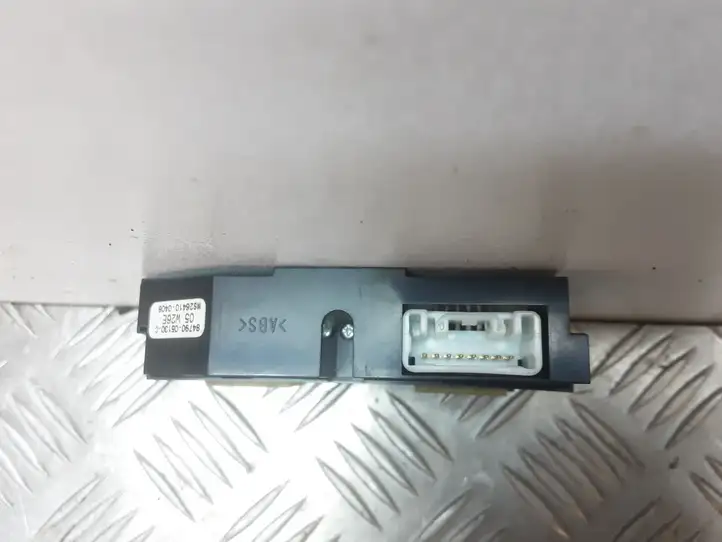 Toyota Avensis T250 (2003 - 2006) 8479006130C Кнопка обогрева стекла — фото 2