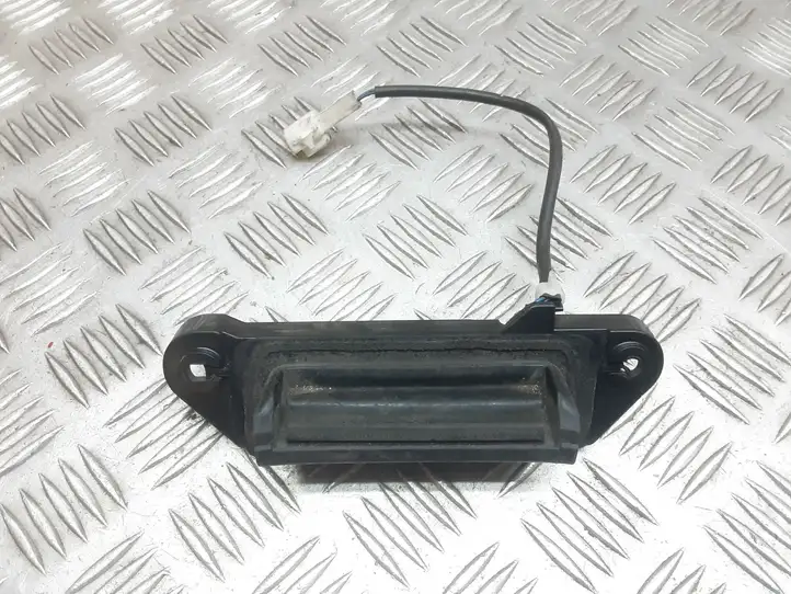 Toyota Avensis Verso (2001 - 2004) Кнопка закрытия крышки багажника — фото 1