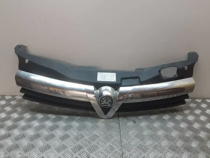 Opel Astra H (2004 - 2009) 13154225 Верхняя решетка радиатора — фото 1