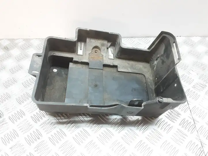 Ford Focus (1998 - 2004) 98AB10723BK Ящик аккумулятора — фото 1