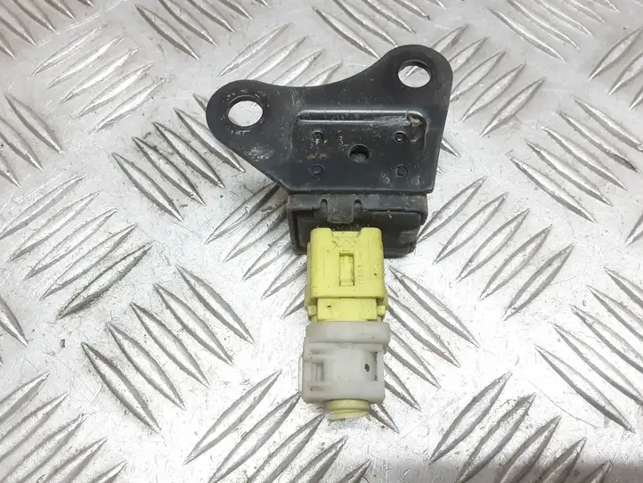 Toyota Prius (XW10) (1997 - 2003) 8917447020 Датчик удара SRS — фото 2