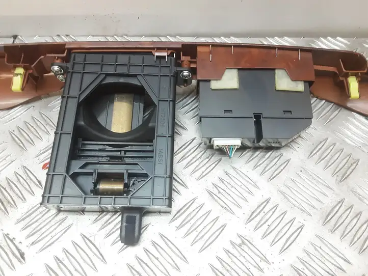 Toyota Avensis T250 (2003 - 2006) 8479005130C Кнопка обогрева стекла — фото 4