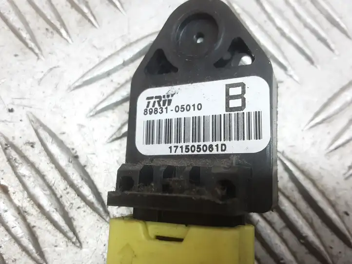 Toyota Avensis T250 (2003 - 2006) 8983105010 Датчик удара SRS — фото 3