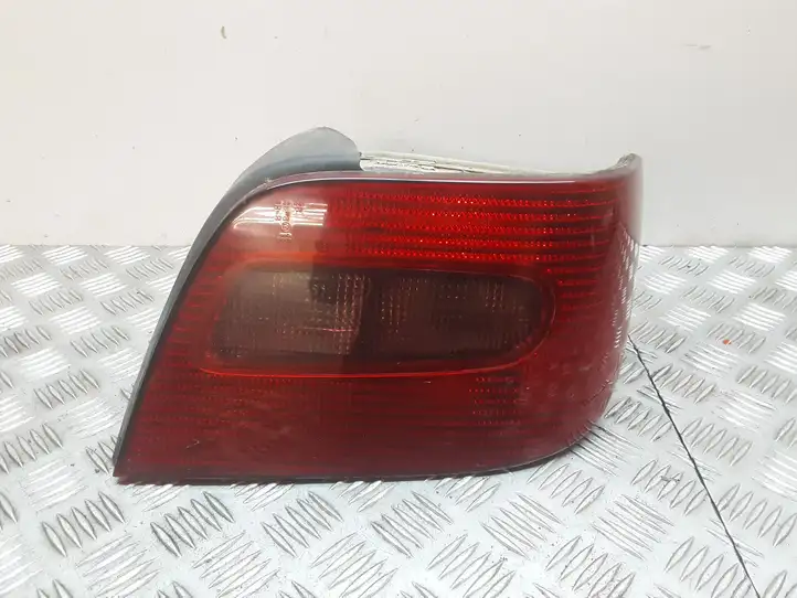 Citroen Xsara (1997 - 2006) Задний фонарь в крышке багажника — фото 1