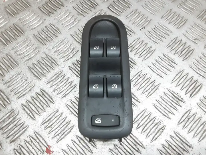 Renault Scenic II - Grand scenic II (2003 - 2006) 156018070C Блок кнопок стеклоподъемников — фото 1