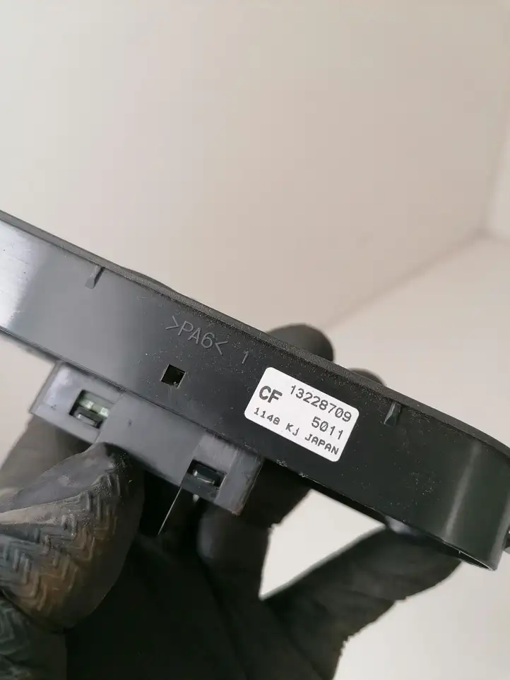 Opel Astra H (2004 - 2009) 13228709 Блок кнопок стеклоподъемников — фото 2