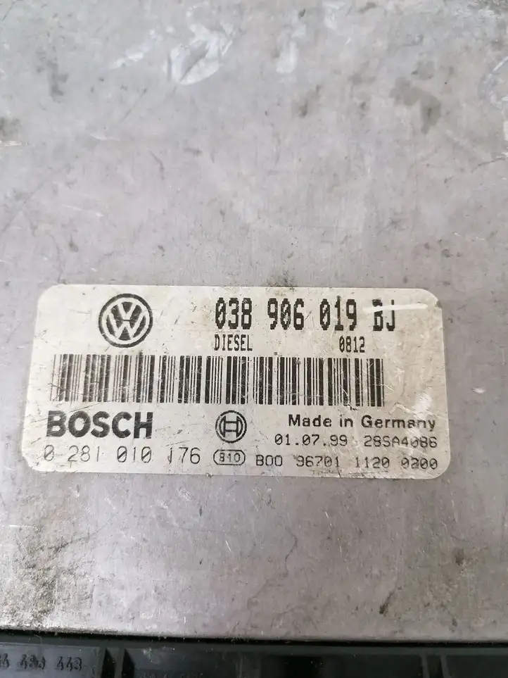 Volkswagen PASSAT B5.5 (2001 - 2005) 038906019BJ Блок управления двигателем (ЭБУ) — фото 2