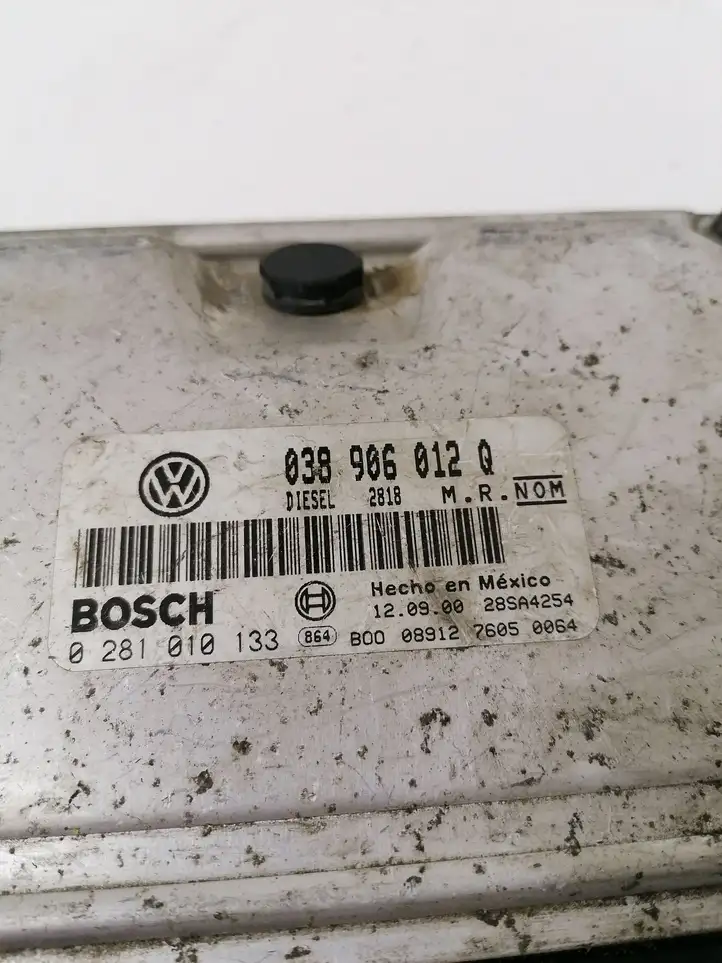 Volkswagen PASSAT B5.5 (2001 - 2005) 038906012Q Блок управления двигателем (ЭБУ) — фото 2