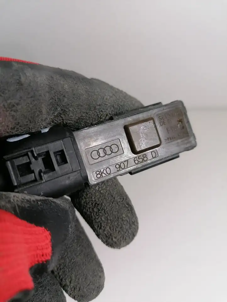Audi A6 C7 (2011 - 2014) 8K0907658D Датчик педали сцепления — фото 2
