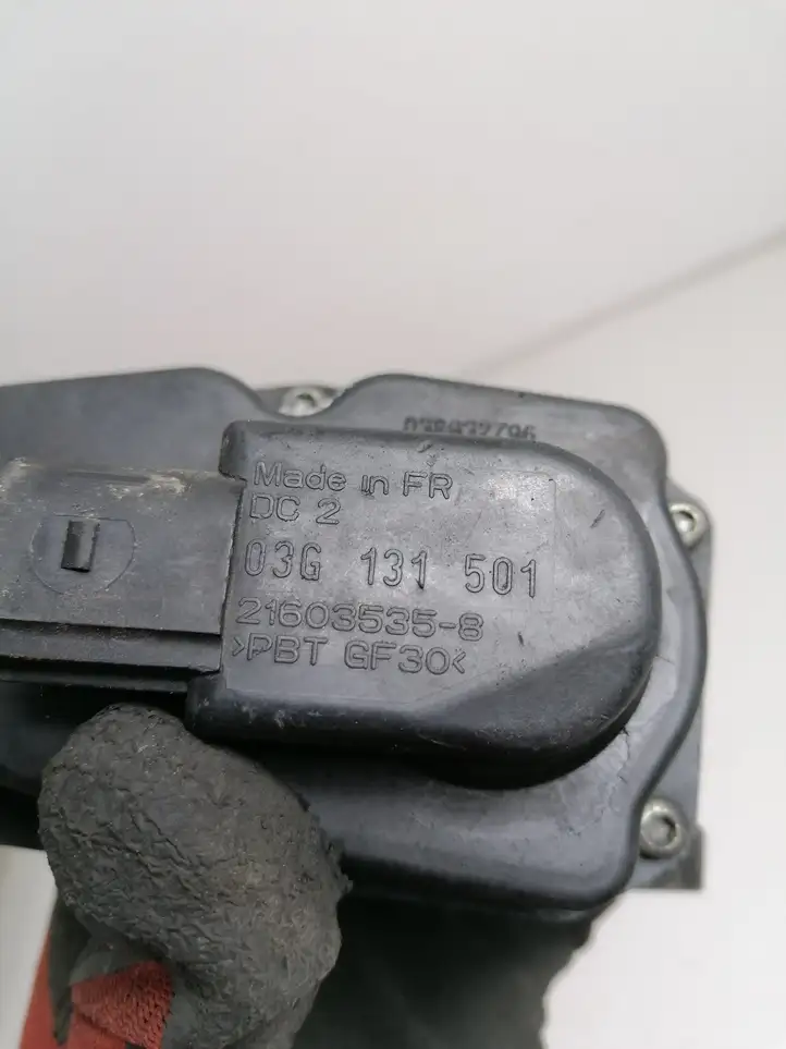 Volkswagen Jetta V (2005 - 2010) 03G131501 Дроссельная заслонка — фото 2
