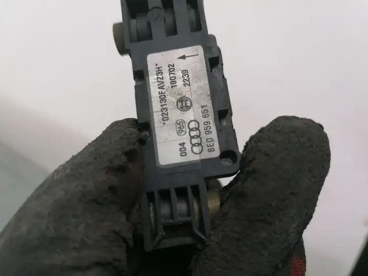 Audi A4 S4 B6 8E 8H (2000 - 2006) 8E0959651 Датчик удара SRS — фото 2