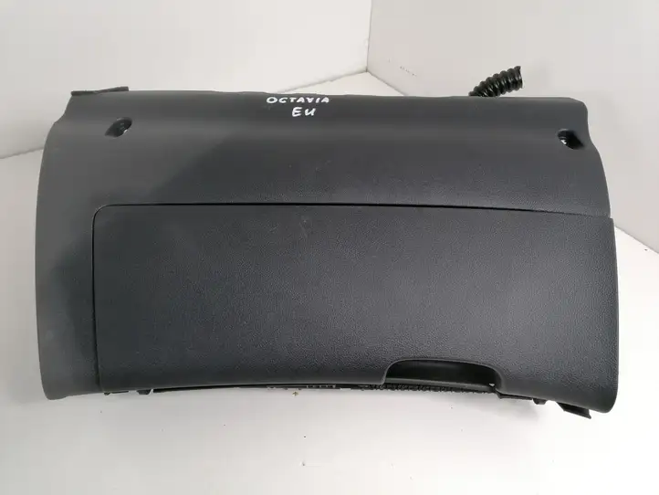 Skoda Octavia Mk2 (1Z) (2004 - 2013) 1Z1857097N Бардачок в сборе — фото 1