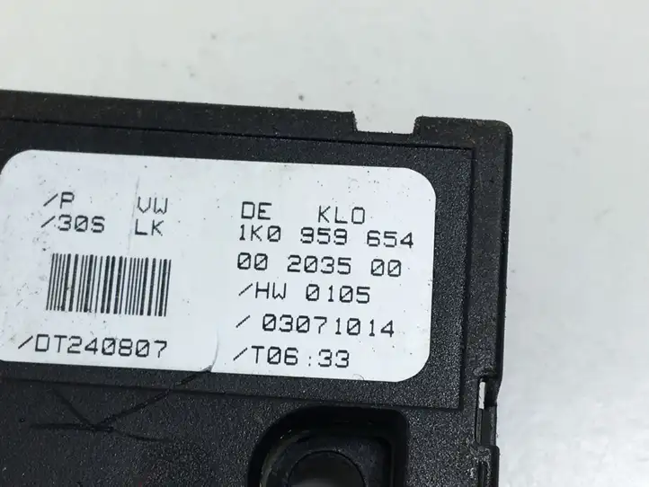 Audi A3/S3 8P (2004 - 2008) 1K0959654 Датчик угла поворота руля — фото 3