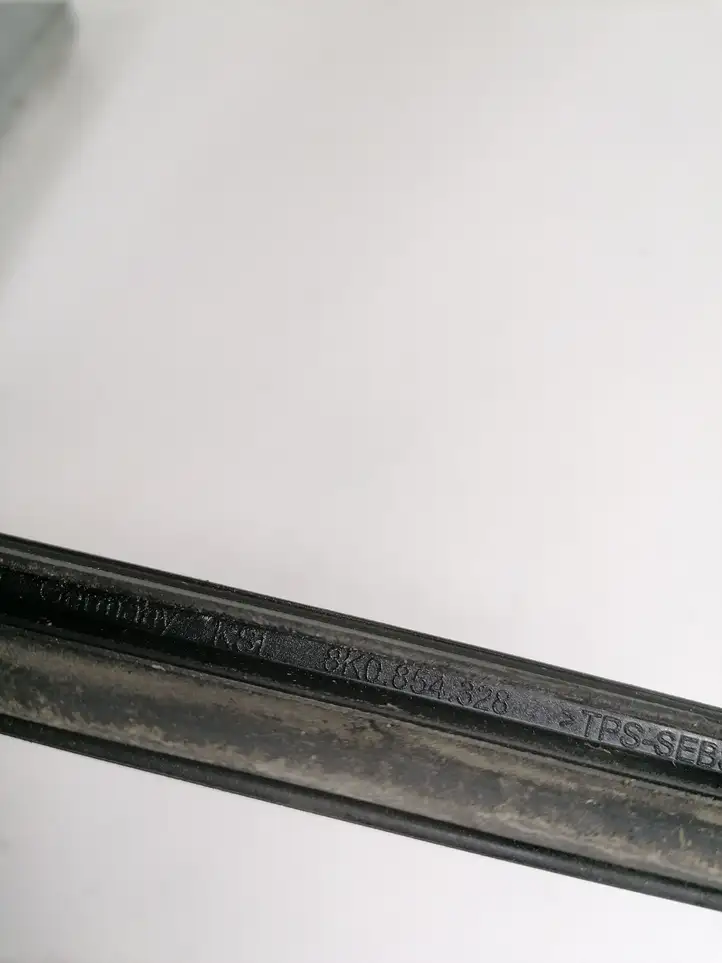 Audi A4 S4 B8 8K (2007 - 2011) 8K0854328 Накладка стоек лобового стекла — фото 2