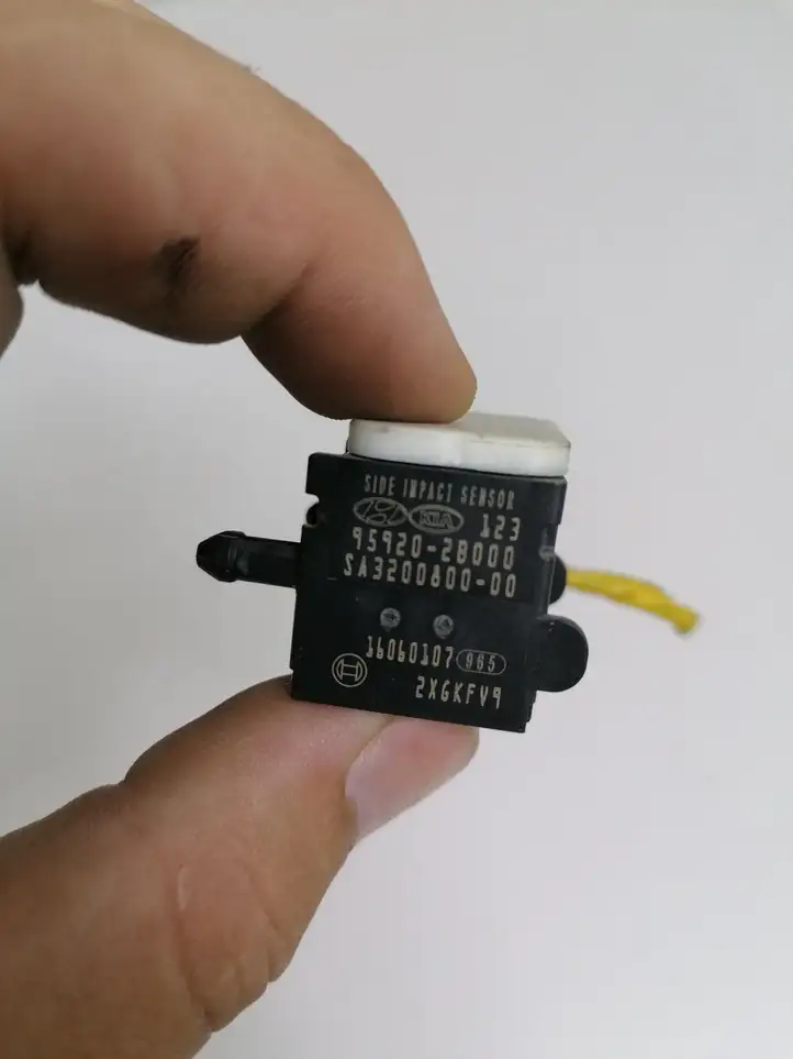 Hyundai Santa Fe (2005 - 2009) 9592028000 Датчик удара SRS — фото 2
