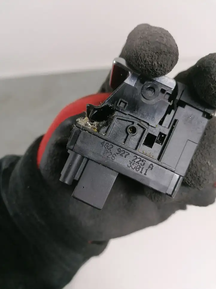 Audi A6 C7 (2011 - 2014) 4G2927225A Кнопка ручного тормоза — фото 2