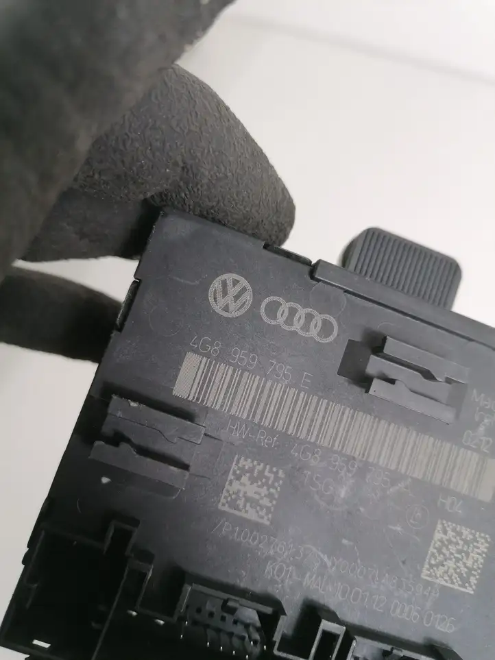 Audi A6 C7 (2011 - 2014) 4G8959795E Блок управления дверью — фото 3