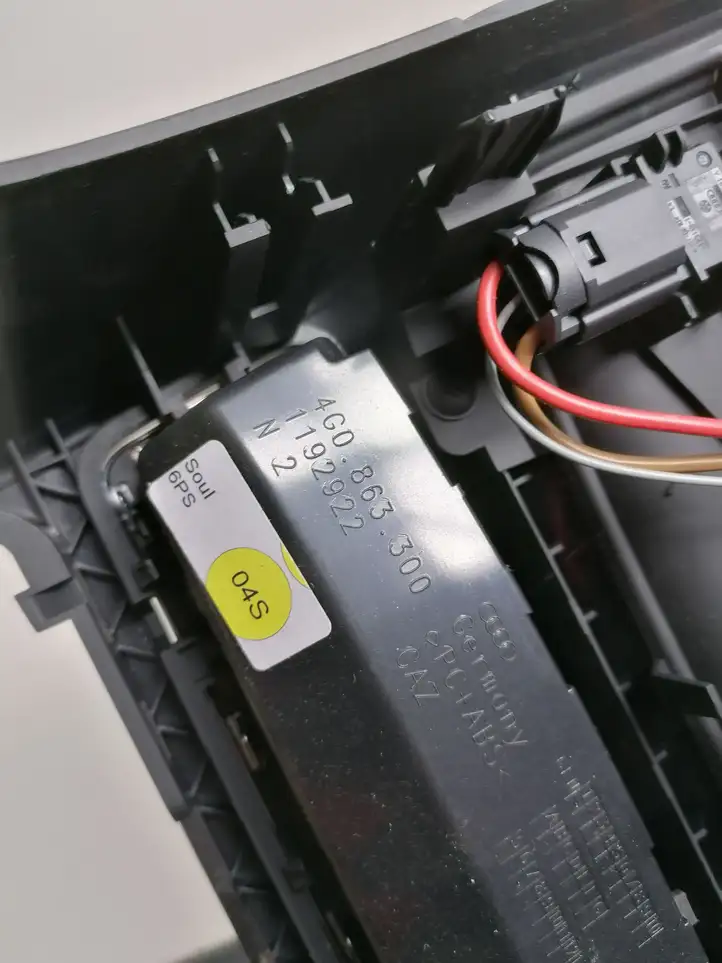 Audi A6 C7 (2011 - 2014) 4G0863300 Ящик центральной консоли — фото 3