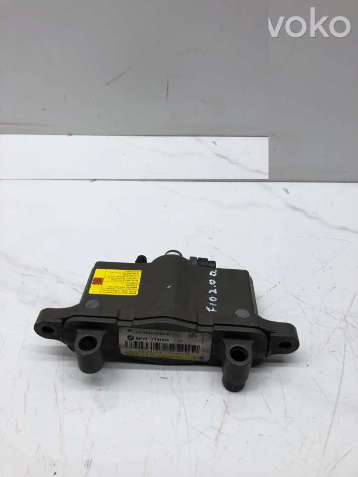BMW 5 F10 F11 (2009 - 2016)  7191050 Подушка безопастности пешеходов