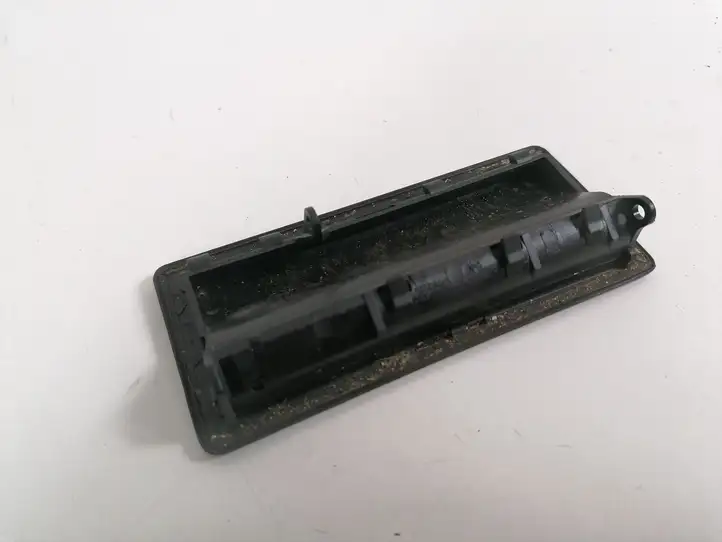 Volkswagen Tiguan (2007 - 2011) 5N0827335F Кнопка закрытия крышки багажника — фото 2