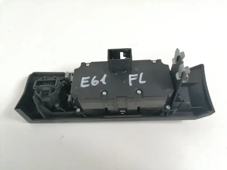 BMW 5 E60 E61 (2004 - 2010) 6988555 Включатель фонарей — фото 3