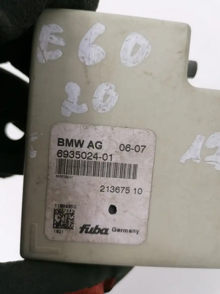 BMW 5 E60 E61 (2004 - 2010) 6935024 Усилитель антенны — фото 2