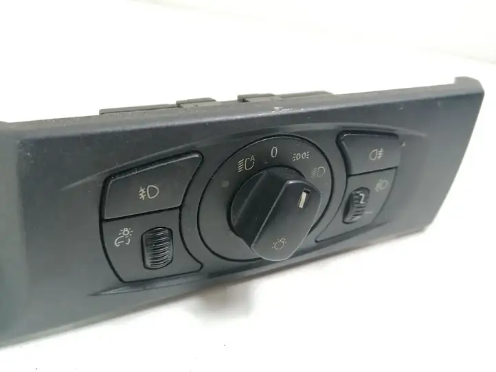 BMW 5 E60 E61 (2004 - 2010) 6925262 Включатель фонарей — фото 1