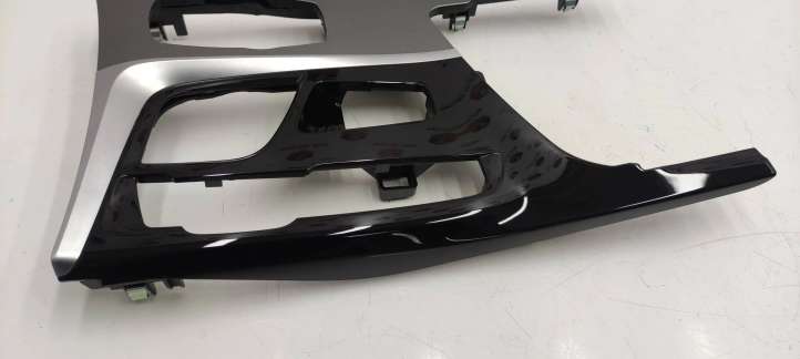 BMW M5 F90 (2017 - 2019)  8069341 Декоративная отделка