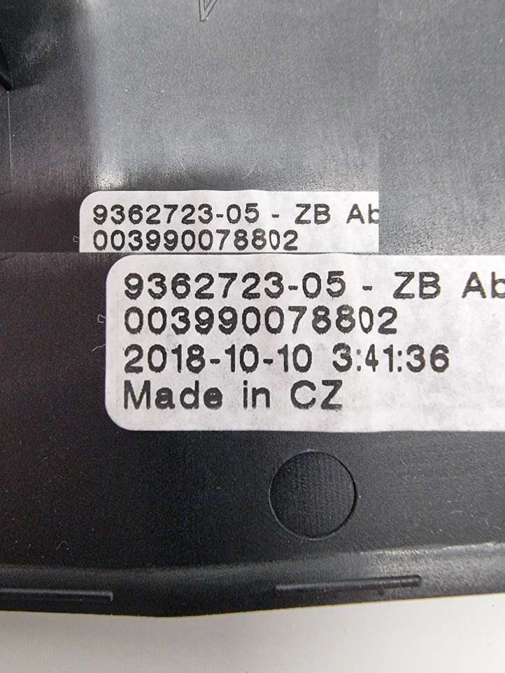 BMW 5 G30 G31 (2016 - )  9362723 Декоративная отделка