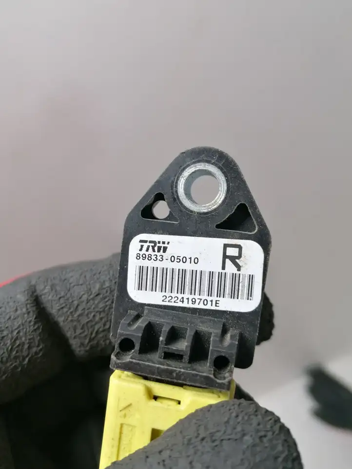 Toyota RAV 4 (XA30) (2006 - 2016) 8983305010 Датчик удара SRS — фото 2