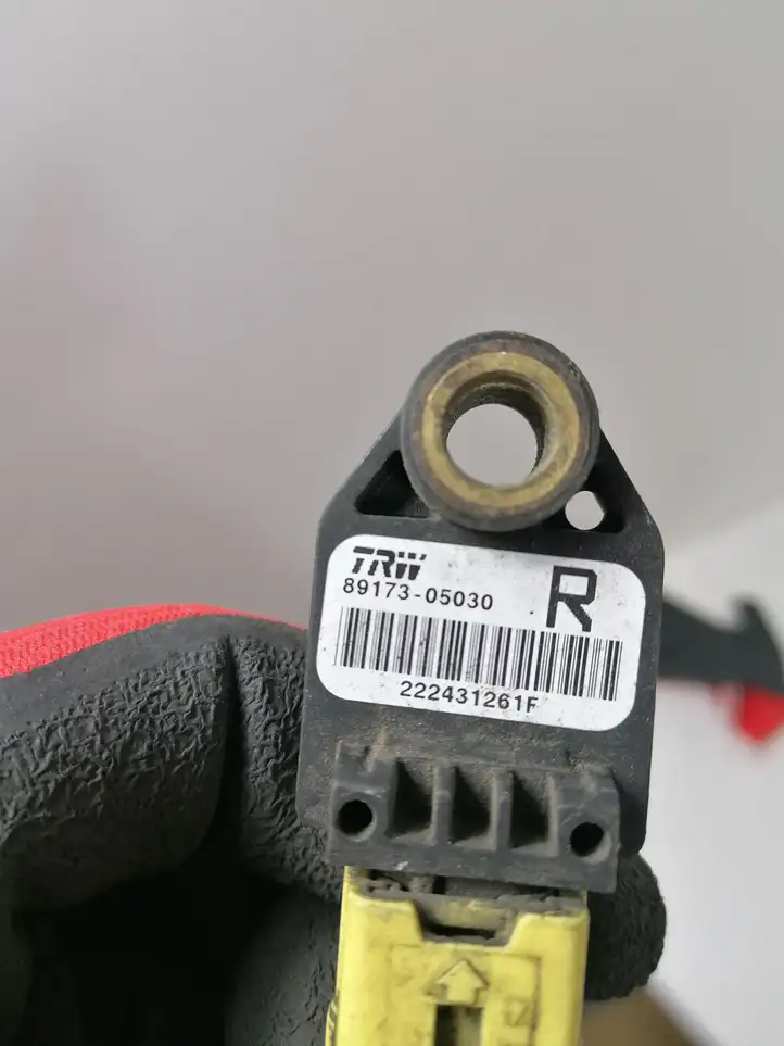 Toyota RAV 4 (XA30) (2006 - 2016) 8917305030 Датчик удара SRS — фото 2