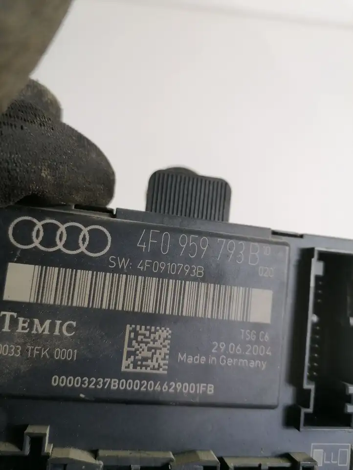 Audi A6 S6 C6 4F (2004 - 2008) 4F0959793B Блок управления дверью — фото 3