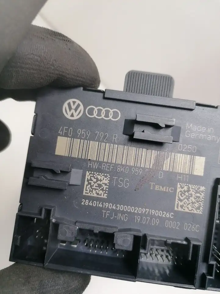 Audi A6 S6 C6 4F (2008 - 2011) 4F0959792R Блок управления дверью — фото 2