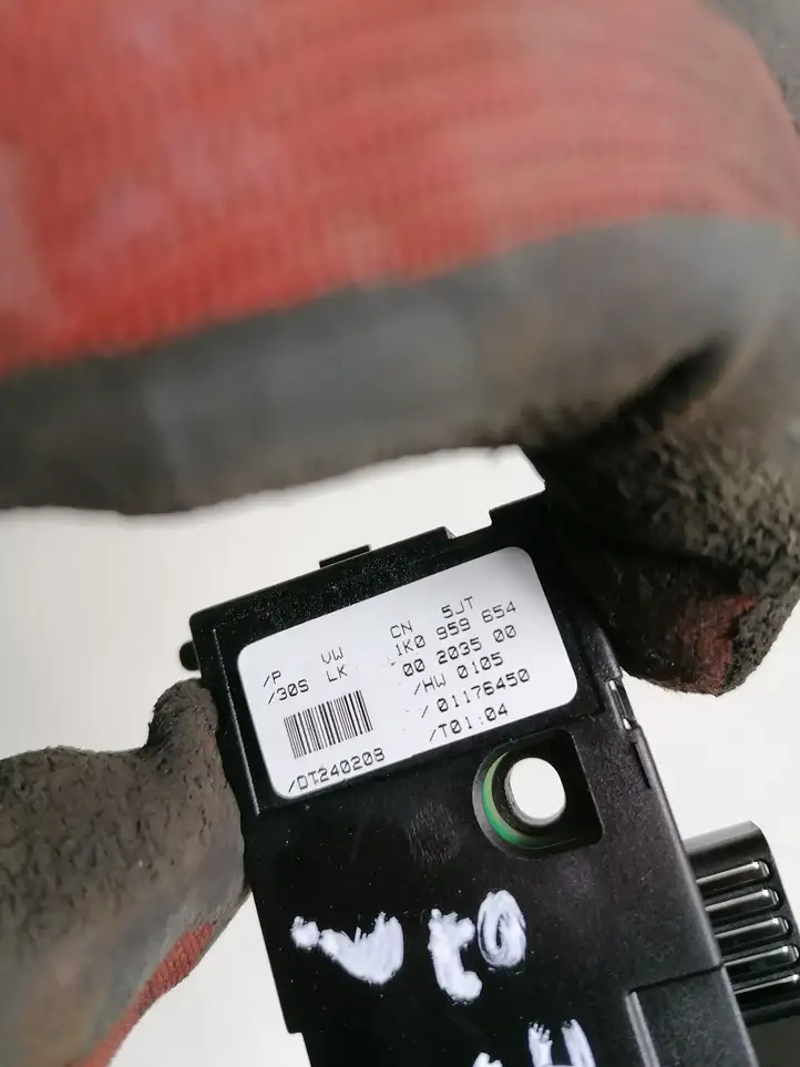 Audi A3/S3 8P (2004 - 2008) 1K0907719C Датчик угла поворота руля — фото 3