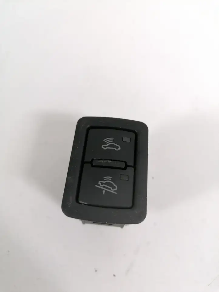 Audi A3/S3 8P (2004 - 2008) 4F0962109 Включатель сигнализации — фото 1